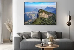 Plakat: Widok z lotu ptaka chrystusa odkupiciela w rio de janeiro i miasta
