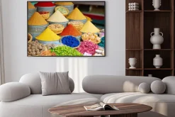 Plakat: Wybór przypraw na rynku marokańskim