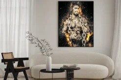 Plakat: Wysportowany mężczyzna z łańcuchem