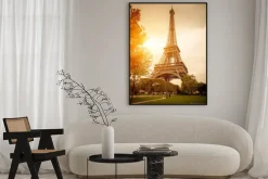 Plakat: Zachód słońca w paryżu z wieżą eiffla