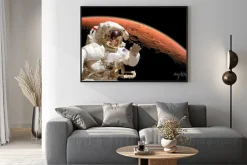 Plakat: Zamknąć z astronautów w przestrzeni kosmicznej, marsa w tle.