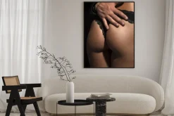 Plakat: Zbliżenie kobiecych pośladków