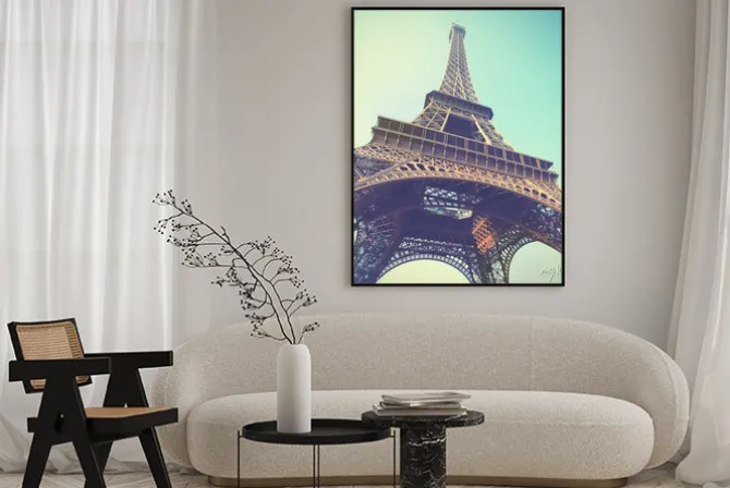 Plakat: Zbliżenie na konstrukcję wieży eiffla