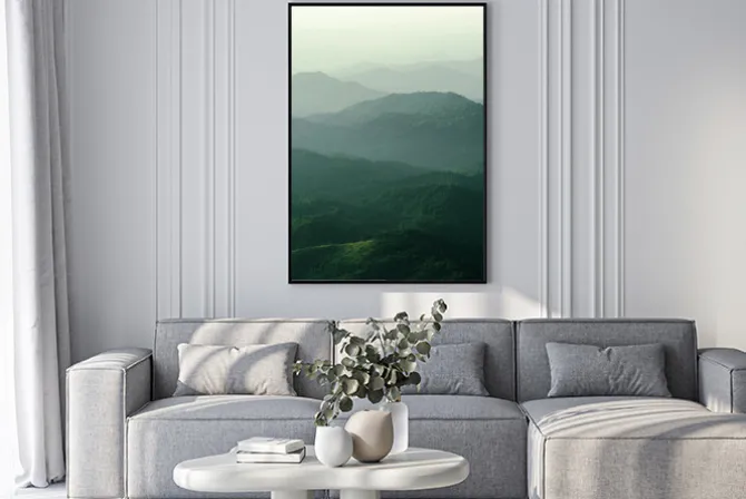 Plakat: Zielony krajobraz górski o poranku