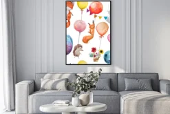 Plakat: Zwierzątka wiszące na kolorowych balonach